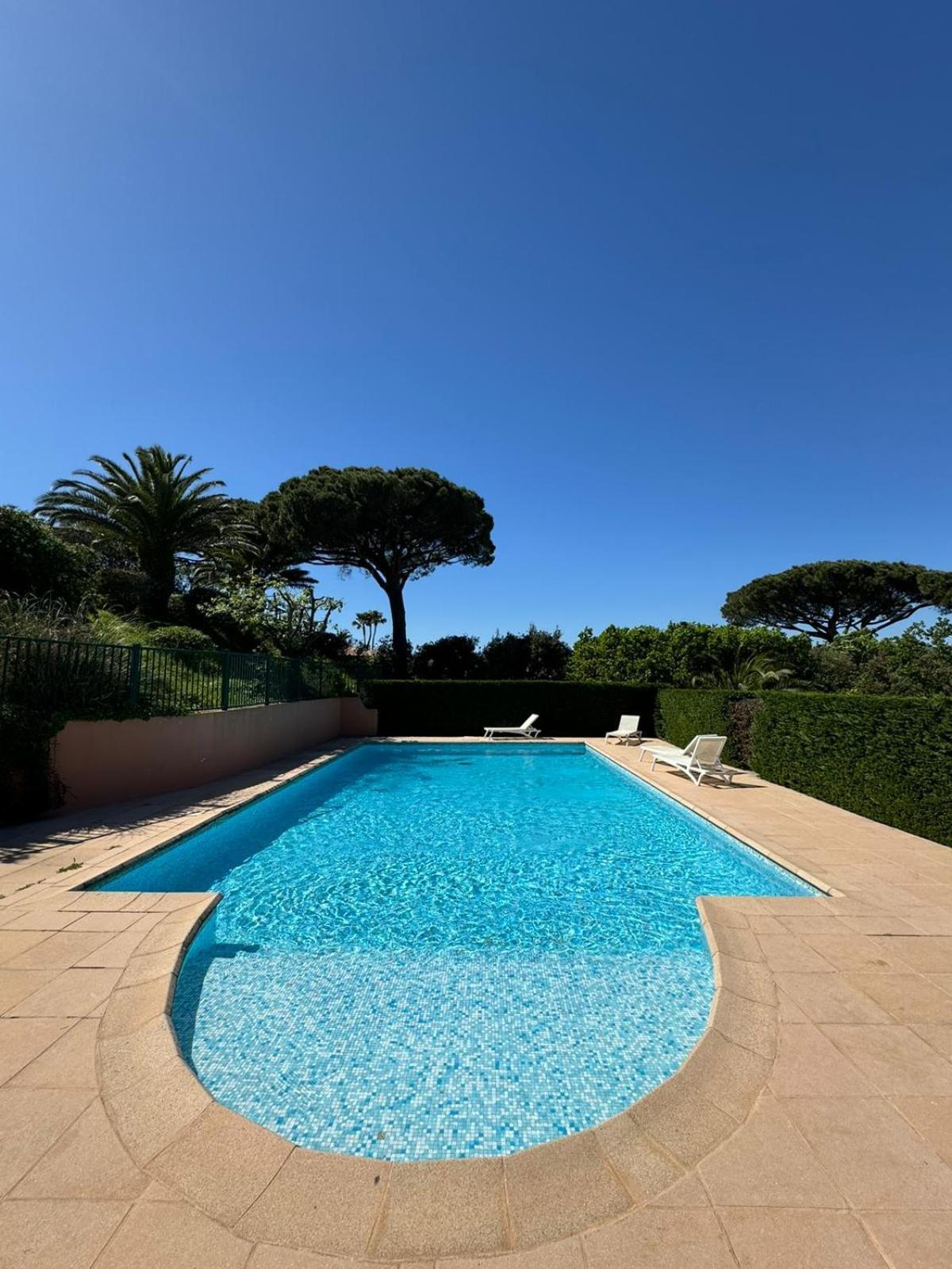 Villa Vue Mer Donnant Sur Le Golfe De St Tropez, 2 Chambres, 6 Pers, Piscine Commune سان تروبيه المظهر الخارجي الصورة